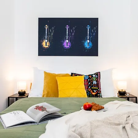 Days - Two Bedroom With 200mbs Wifi And Smart Tv براغ