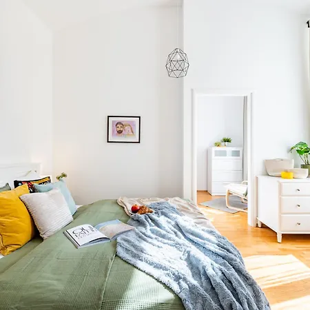 Days - Two Bedroom With 200mbs Wifi And Smart Tv Prag