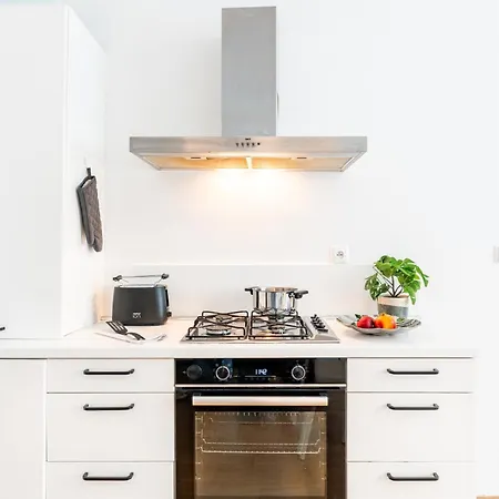 Days - Two Bedroom With 200mbs Wifi And Smart Tv